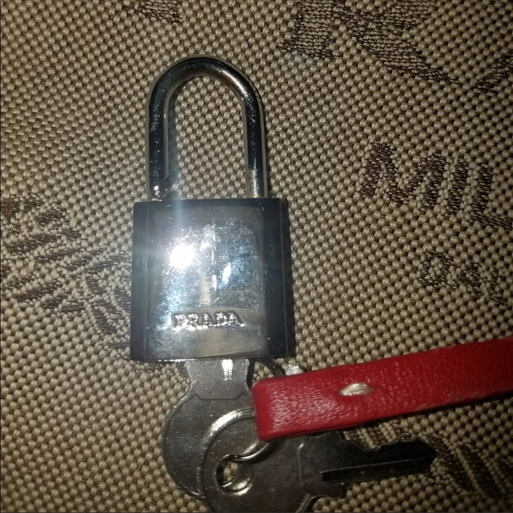 Prada authentic bag - Picture 6 of 8